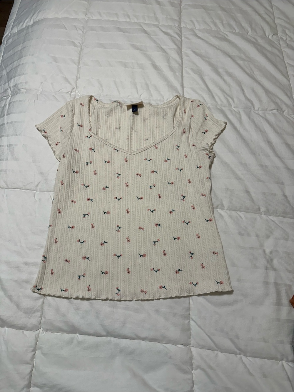 Universal Thread Cream Ribbed Short Sleeve Top with Tiny Floral Print
